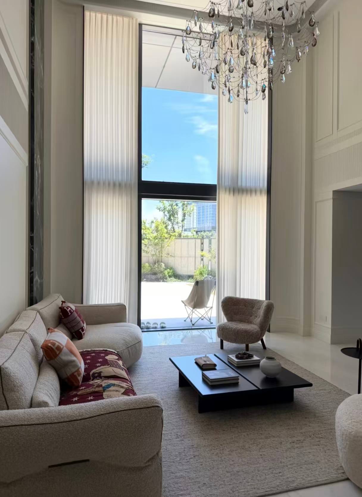 Wool yarn curtain