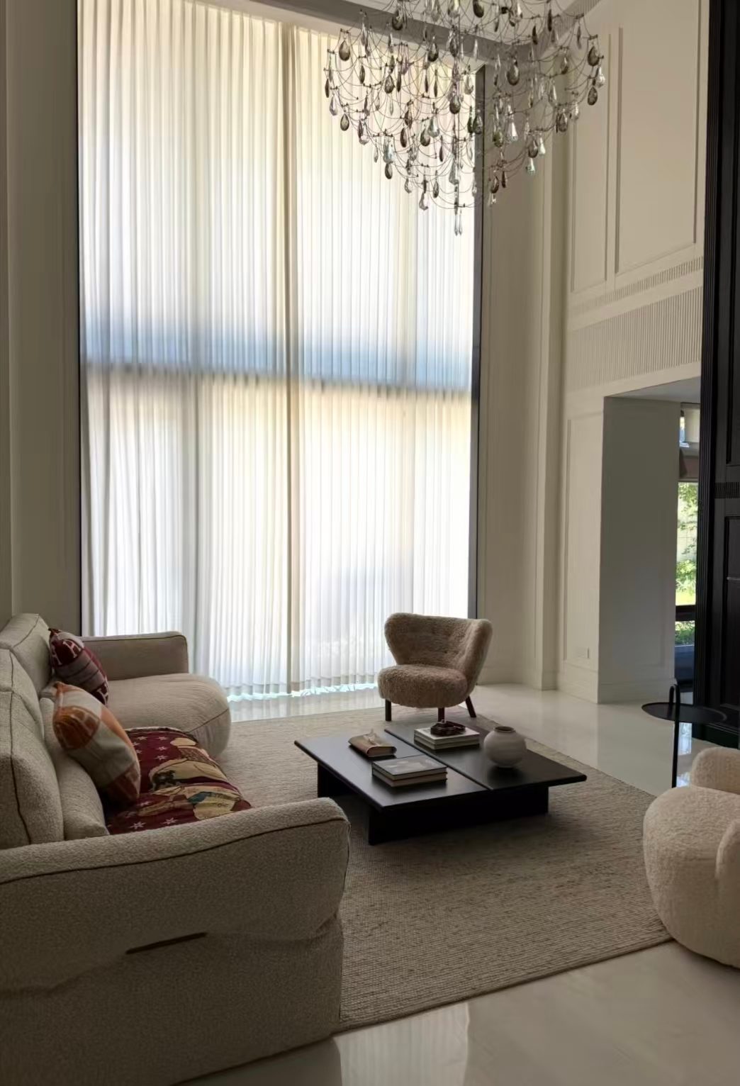 Wool yarn curtain